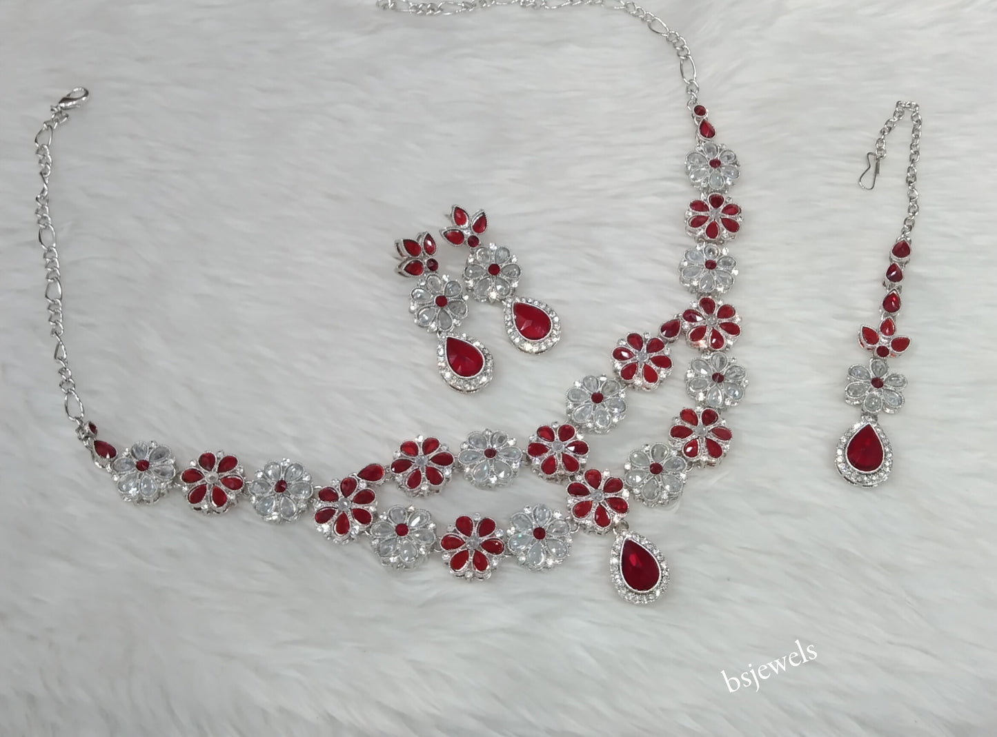 Silver Mroon Necklace Lvla sets