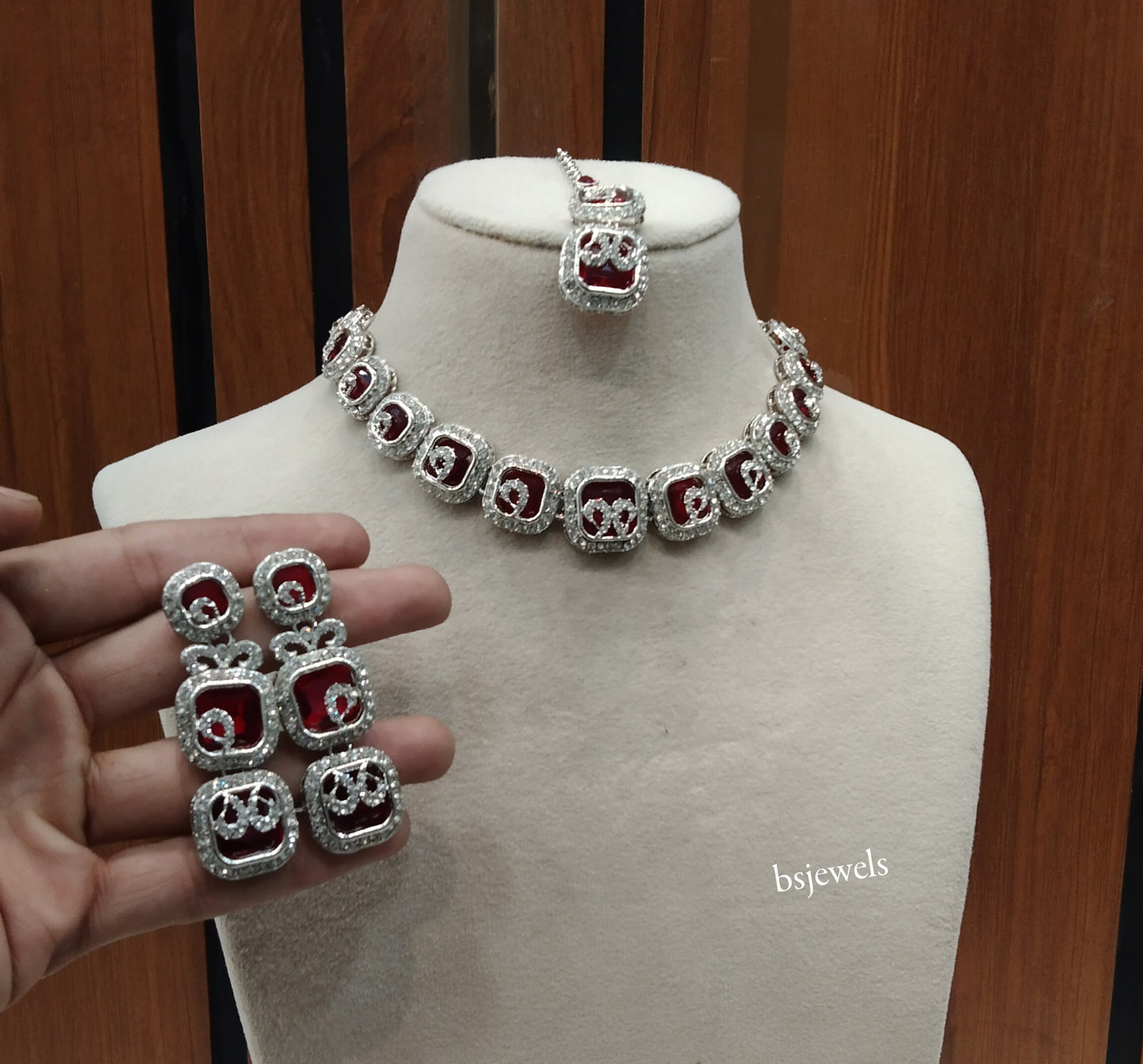 Silver Mroon Necklace Hallie sets