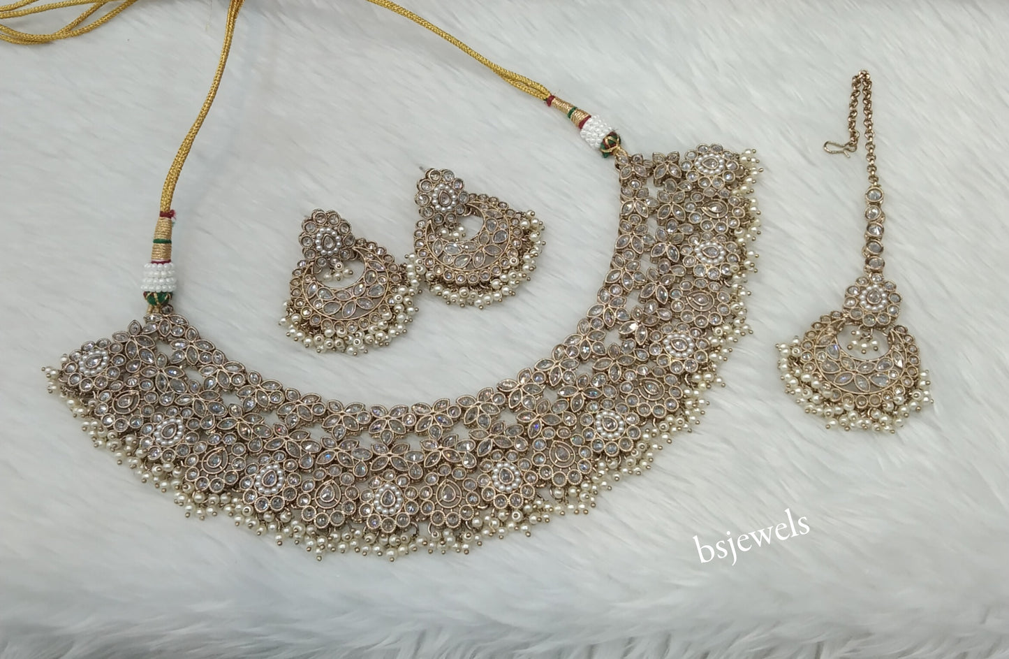 Antique White Necklace Harper sets