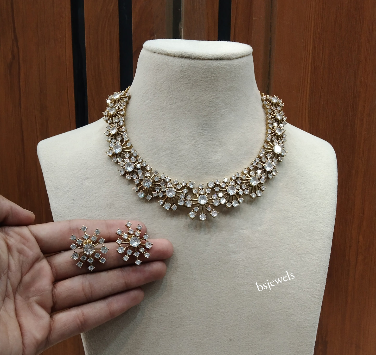 Antique White American Diamond Ad Eden Necklace Set