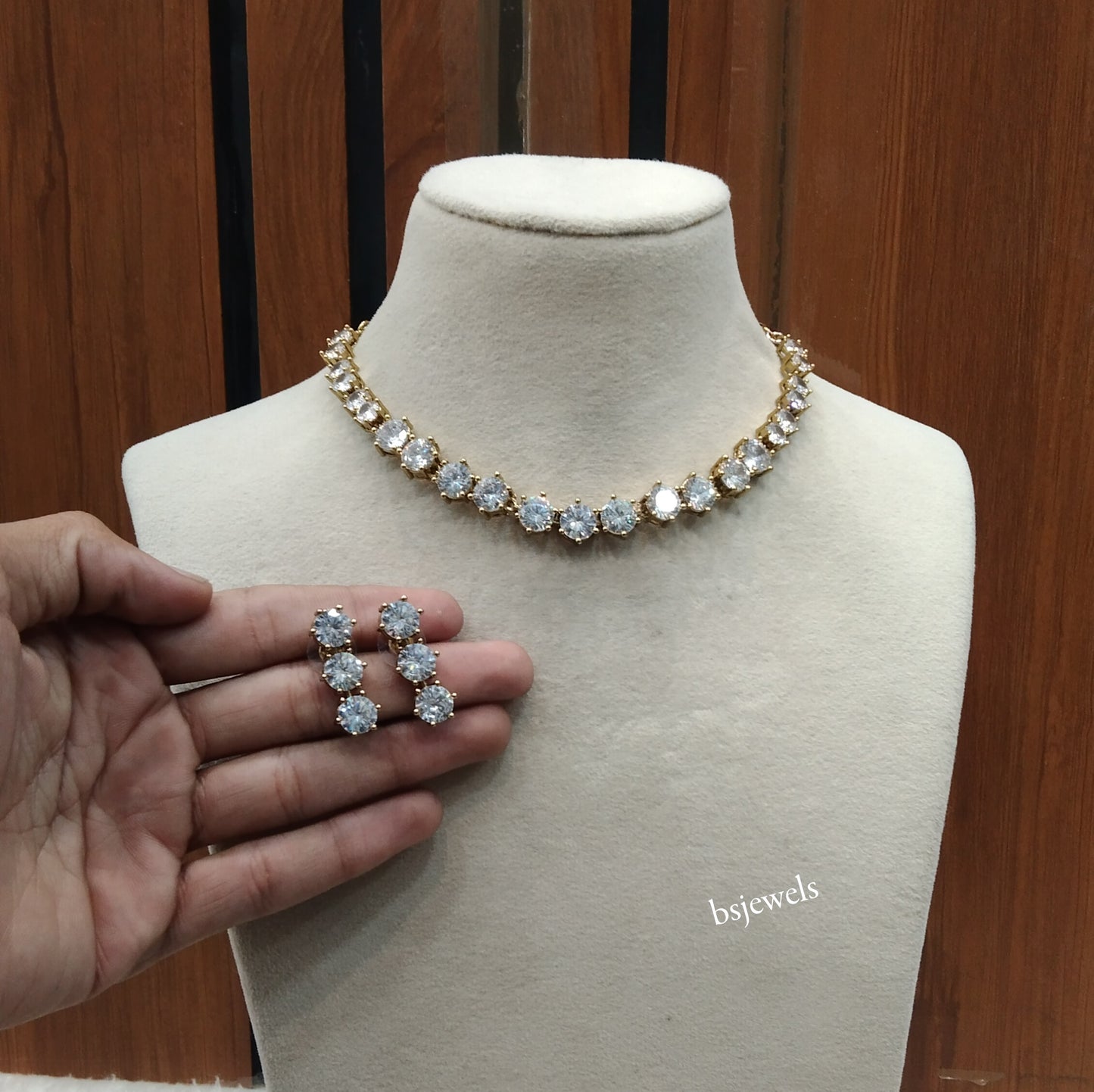 Antique White American Diamond Ad Geet Necklace Sets