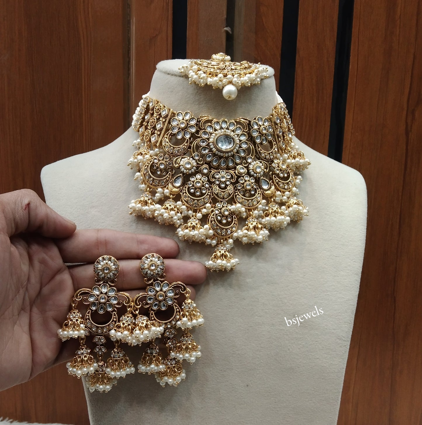 Gold White Kundan necklace Set/ kundan Indian Gippy jewellery sets