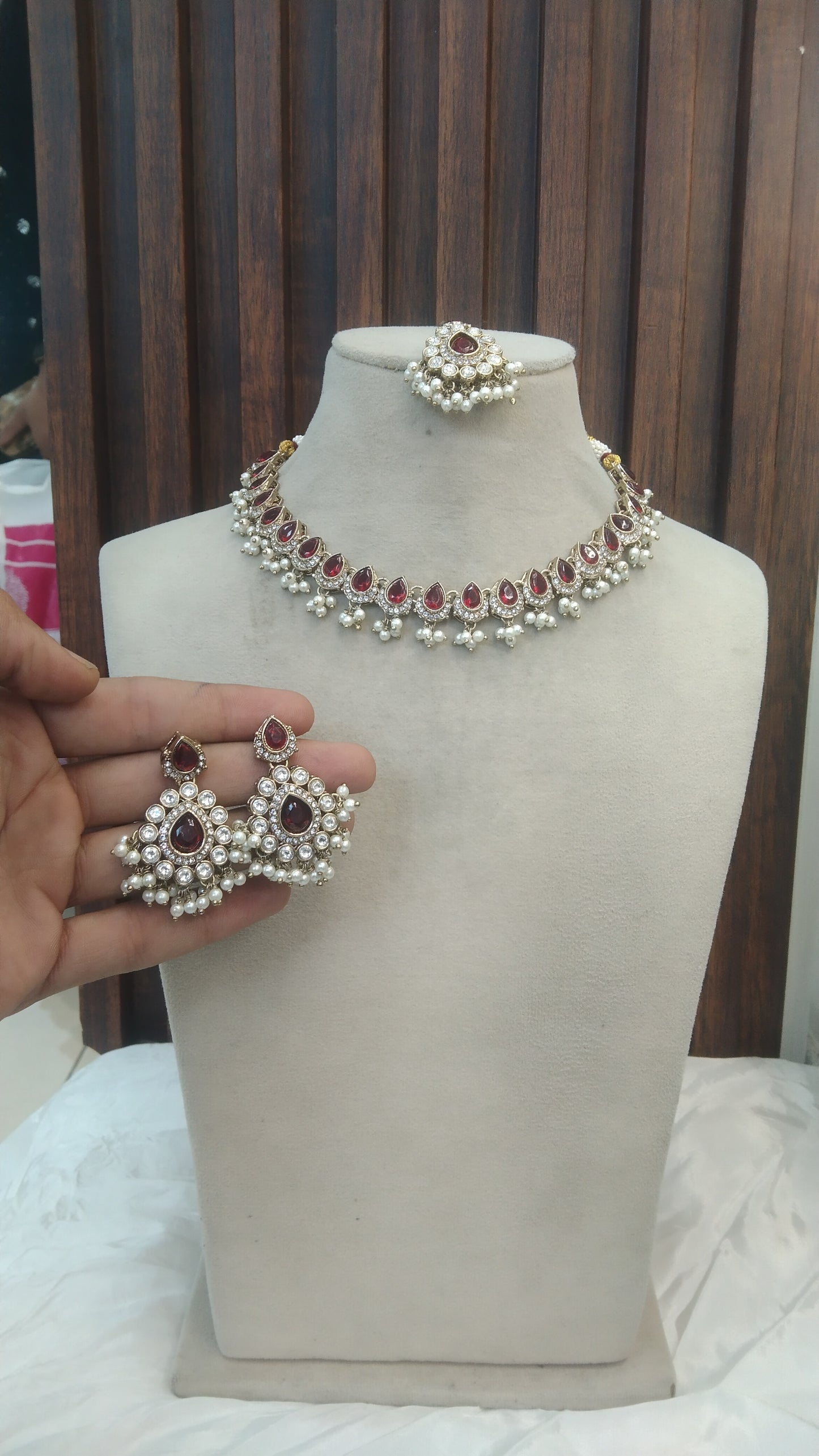 Maroon Moissanite Kundan Necklace Jewellery Bholi Set