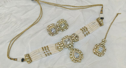 White Moissanite Kundan Choker Jewellery Gini Set