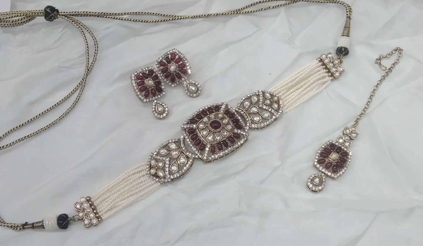 Maroon Moissanite Kundan Choker Jewellery Gini Set