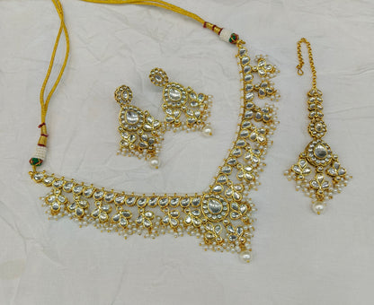 Gold White Kundan Nacklace Shiza sets