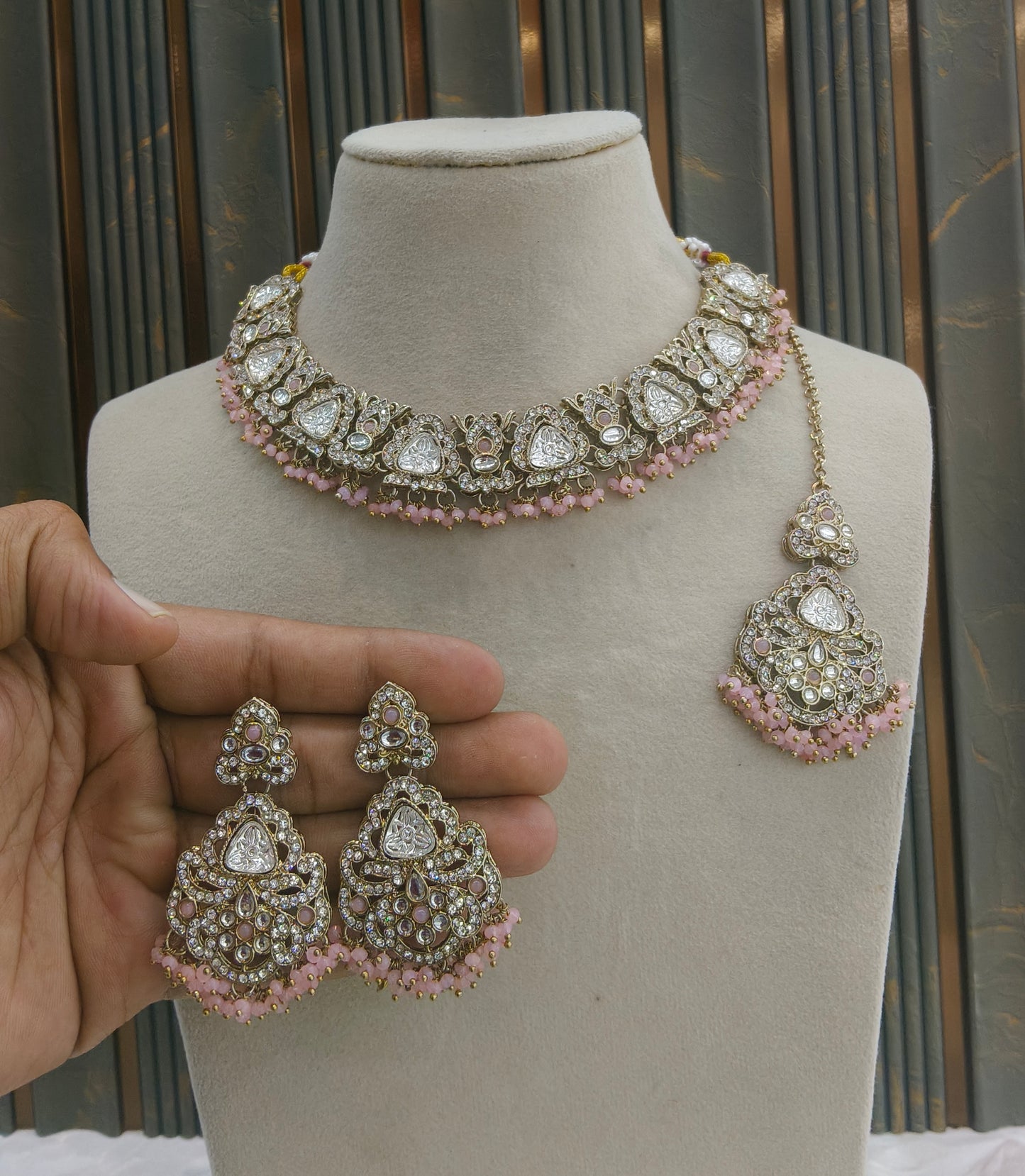 Antique Gold Pink Necklace Sora sets