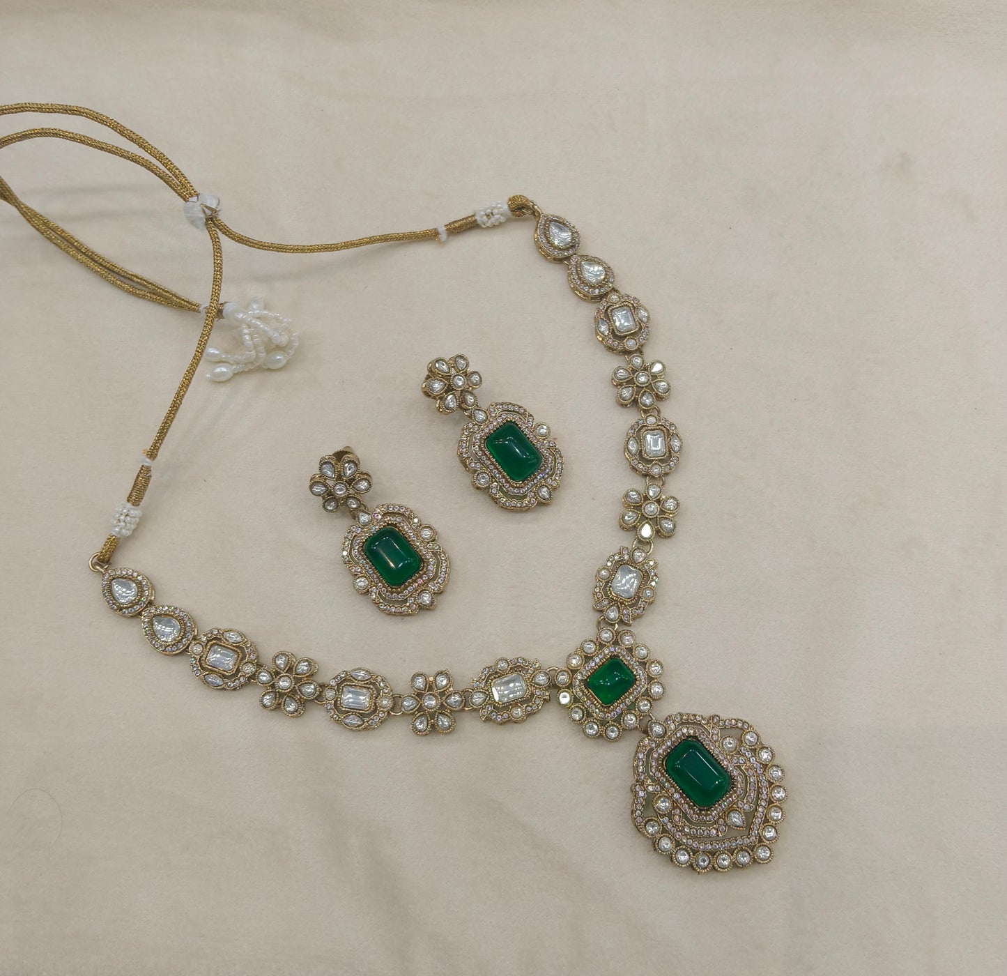 Antique Gold Green Moissanite Kundan Necklace Jewellery Hemu Set