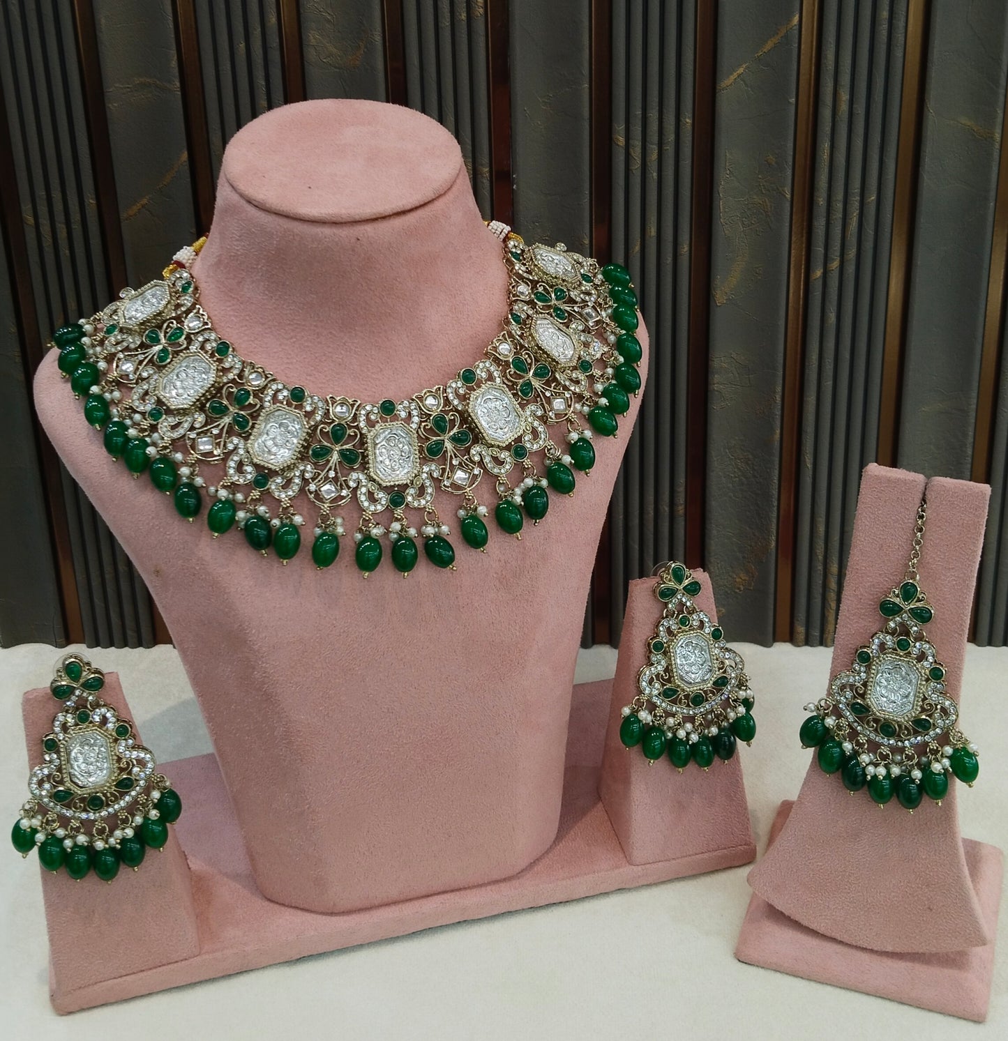 Antique Gold Green Kundan Necklace Rony sets