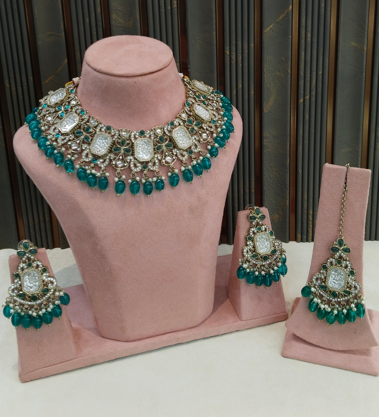 Antique Gold Rama Green Kundan Necklace Rony sets