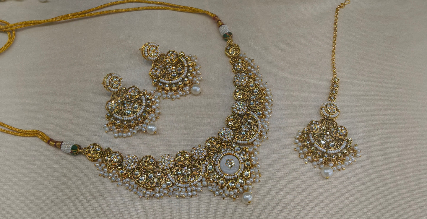 Gold White Kundan Necklace Amanat sets