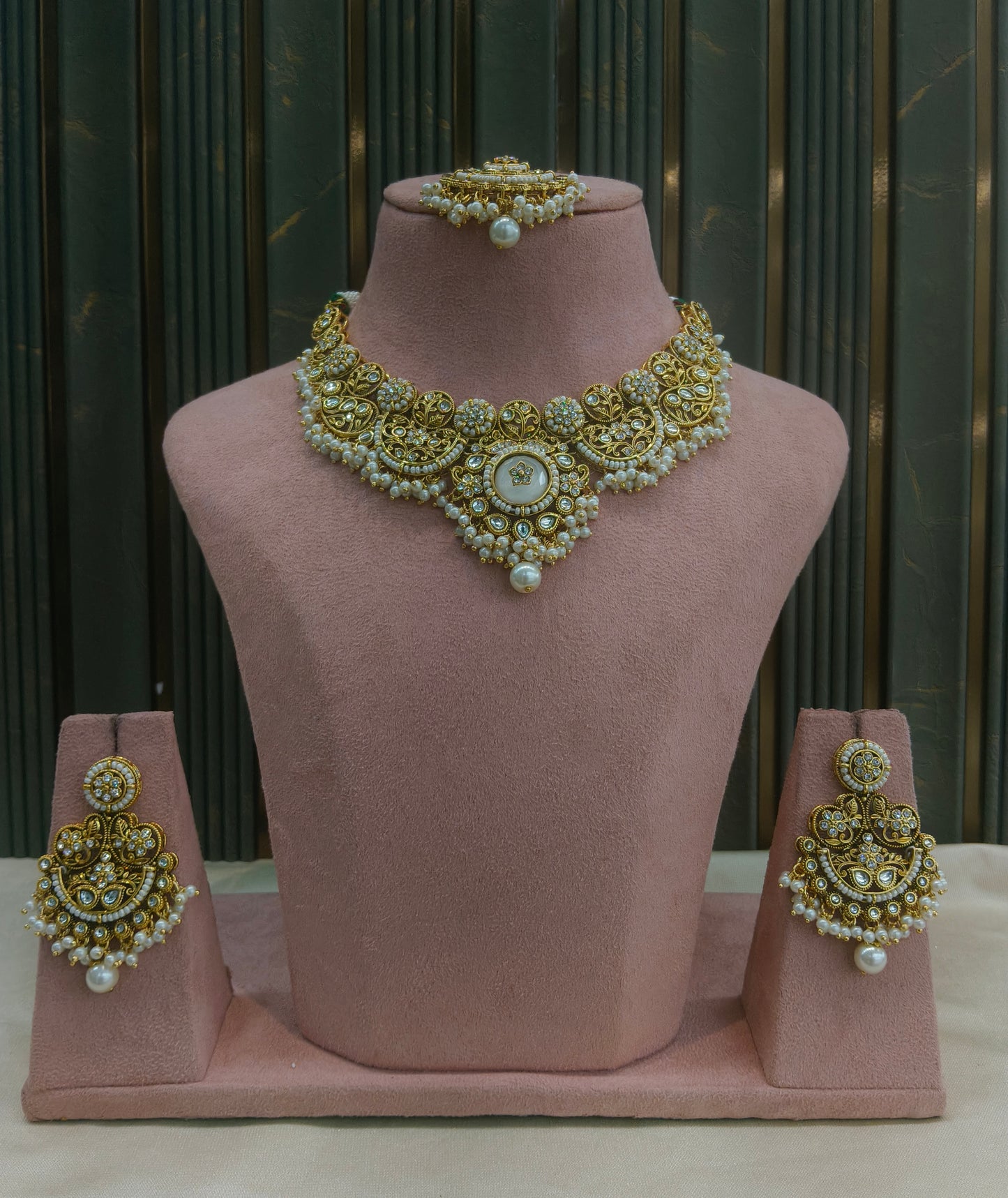 Gold White Kundan Necklace Amanat sets