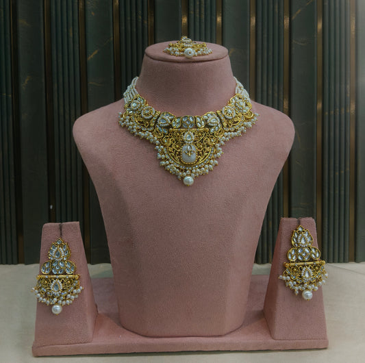 Gold White Kundan Necklace Gita sets