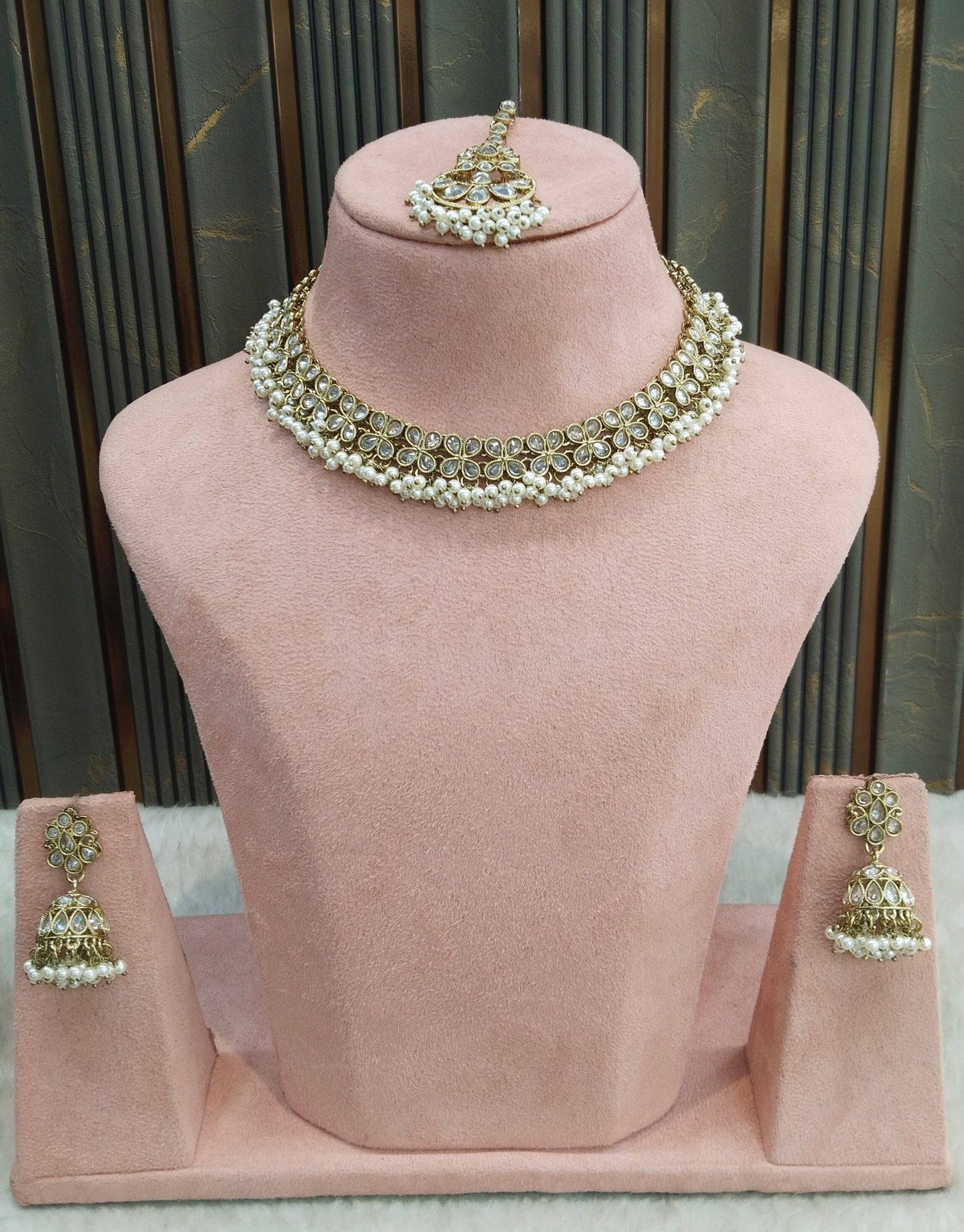 Antique Gold White Necklace Shuba sets