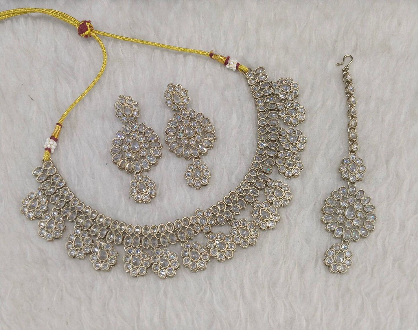 Antique White Necklace Jasnir sets
