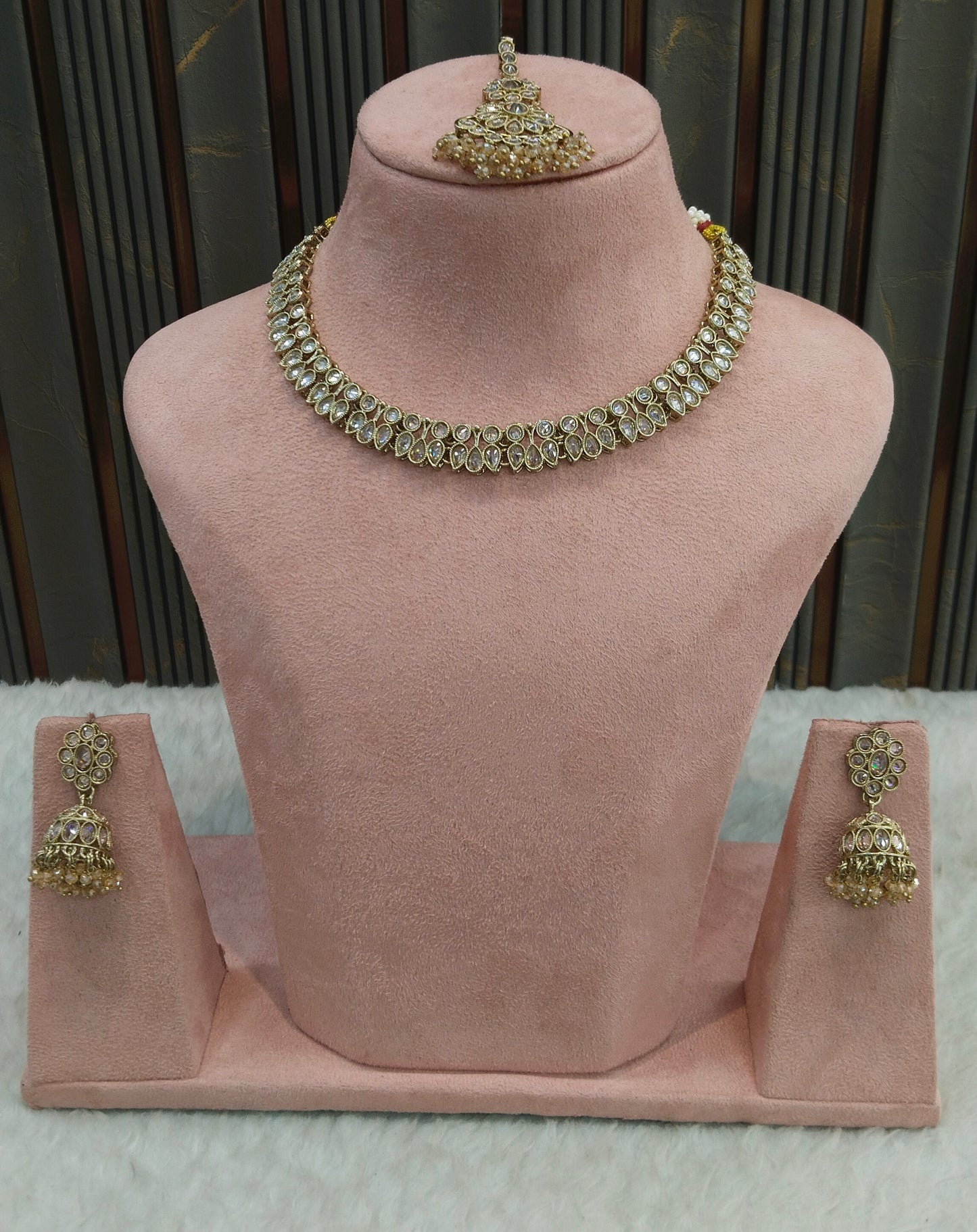 Antique White Necklace Jasnir sets