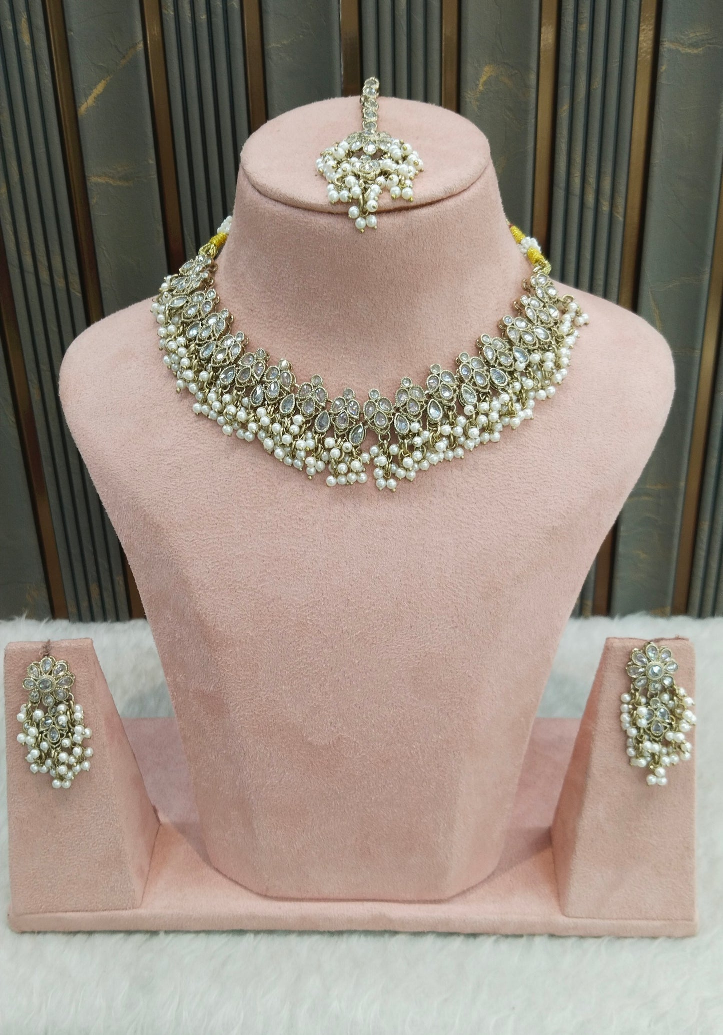 Antique Gold White Necklace Shuba sets