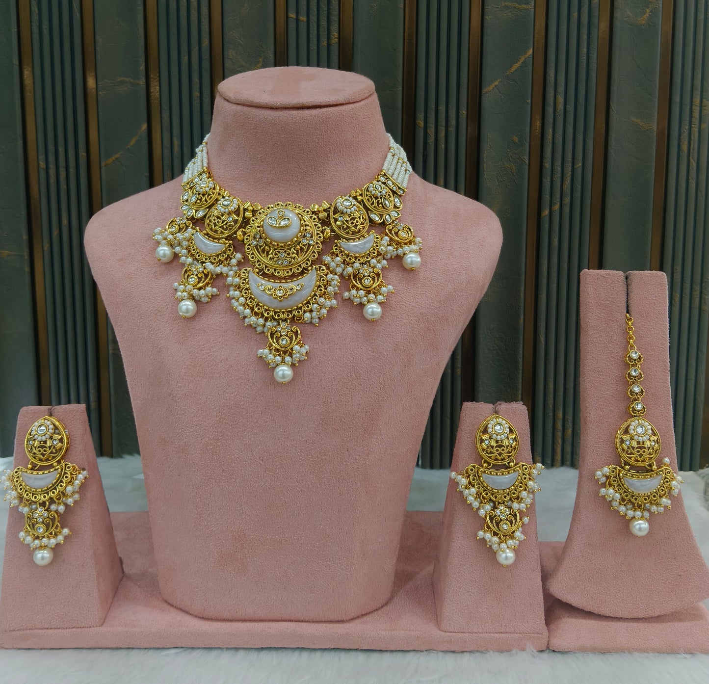 Gold White Kundan Necklace Ravina sets