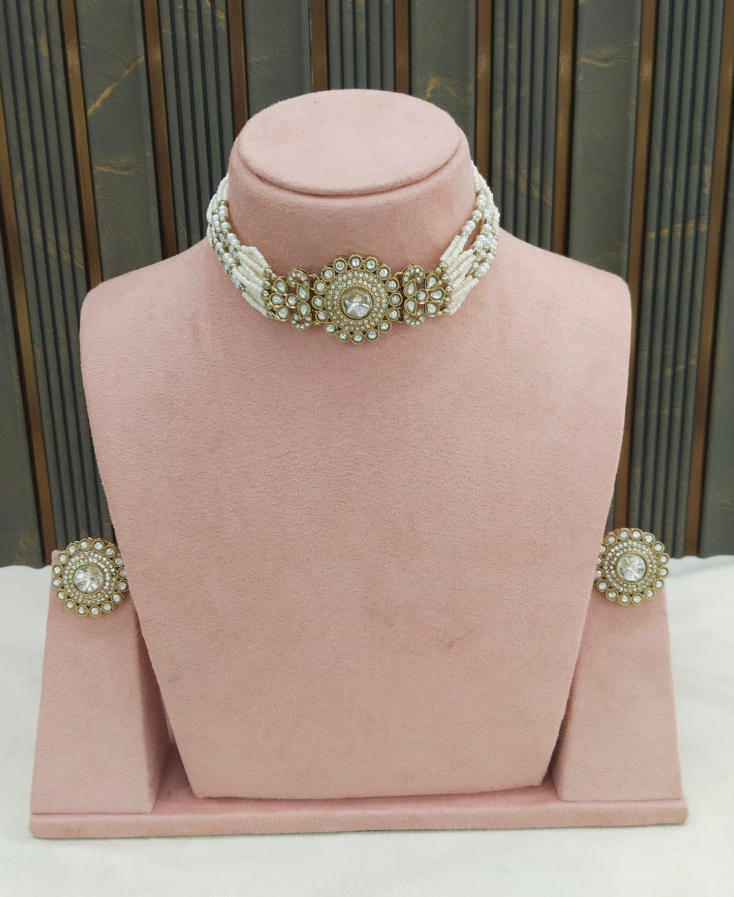 Antique White Choker Jewellery Nalini Set