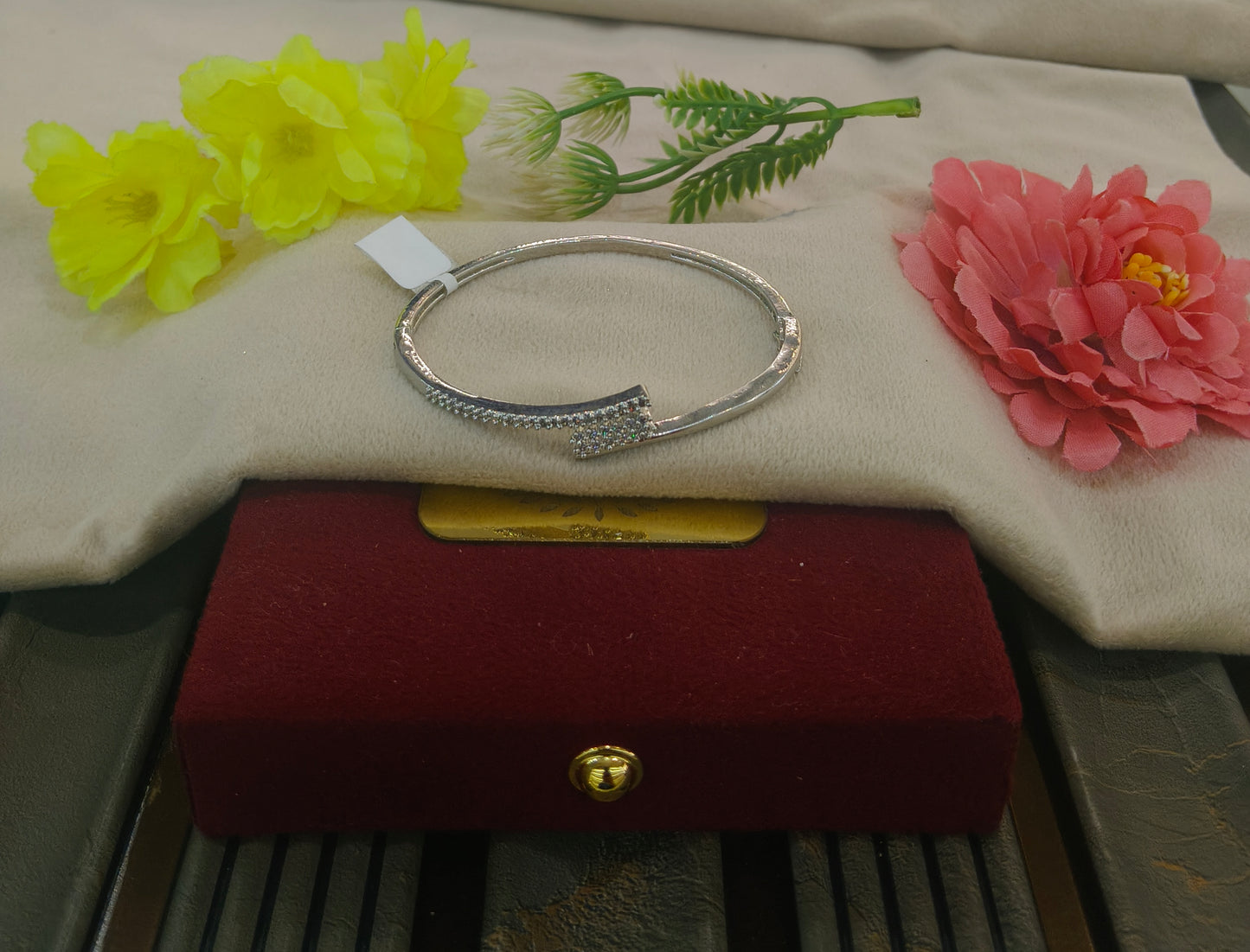 Amita Silver American Diamond Bracelets (Openable)