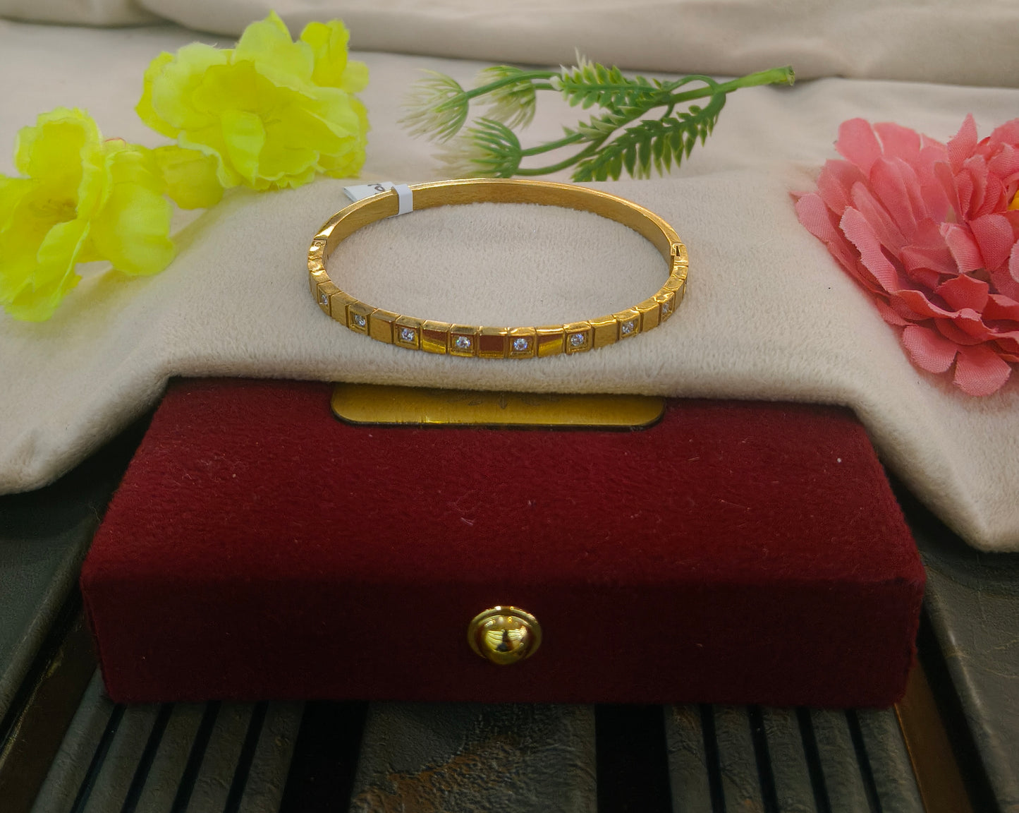 Sudha Anti-Tarnish Stainless Steel Bracelet(Openable)