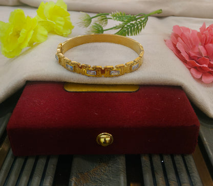 Tanvi Anti-Tarnish Stainless Steel Bracelet(Openable)