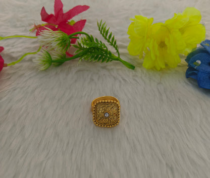 Gold Cocktail Vena Finger Rings