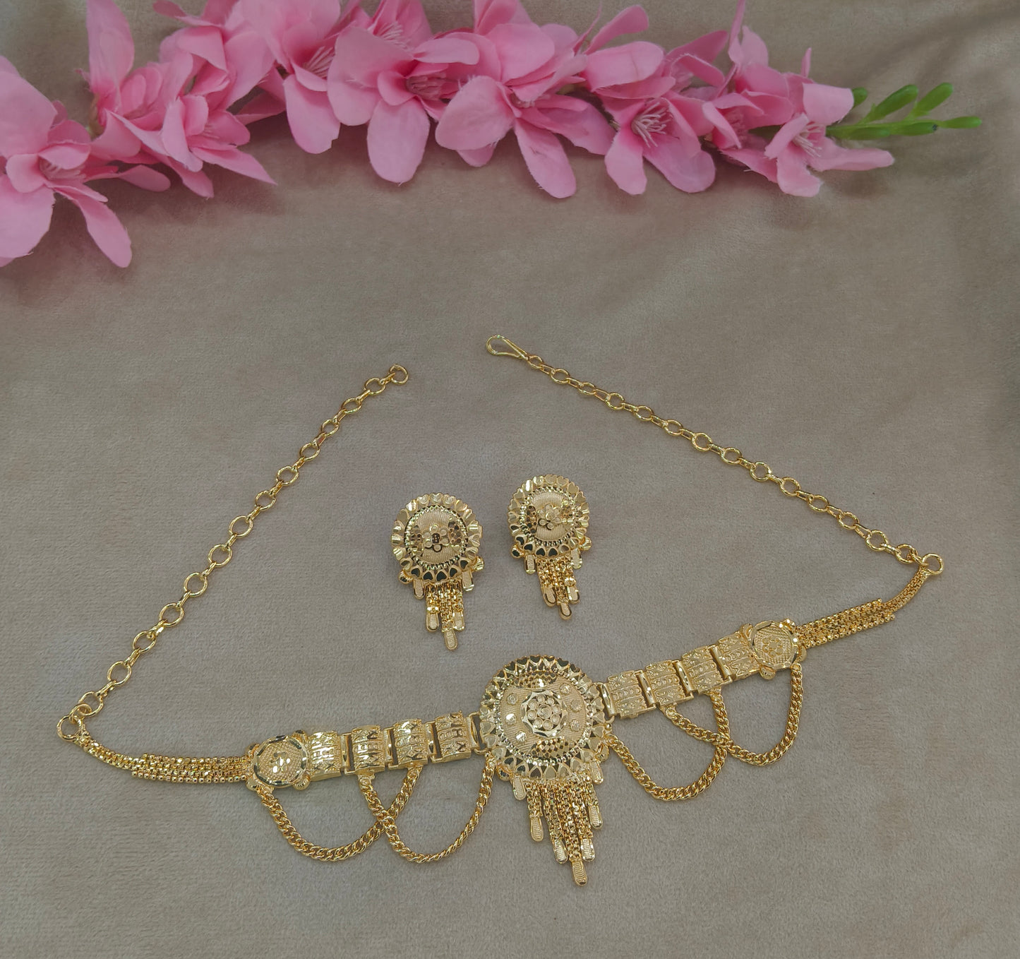 Gold Forming Jewellery Sohi Choker Set