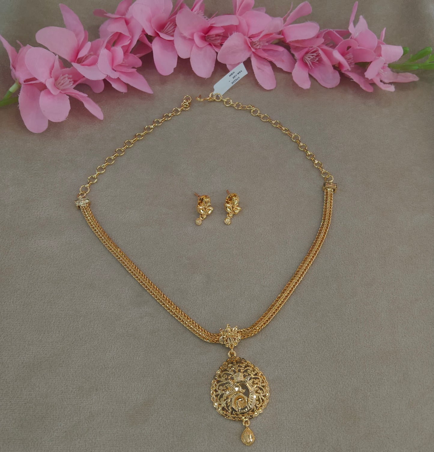 Gold Forming Jewellery Sohi Necklace Set