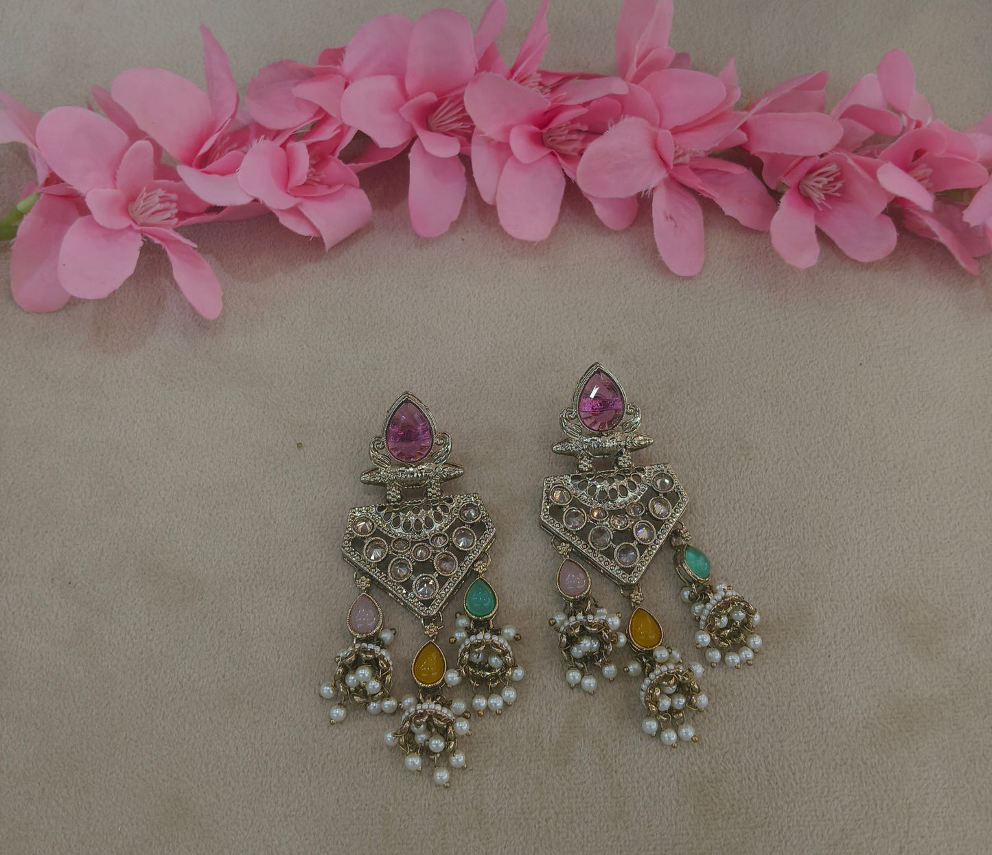Antique Kundan Bollywood Kanif Earrings