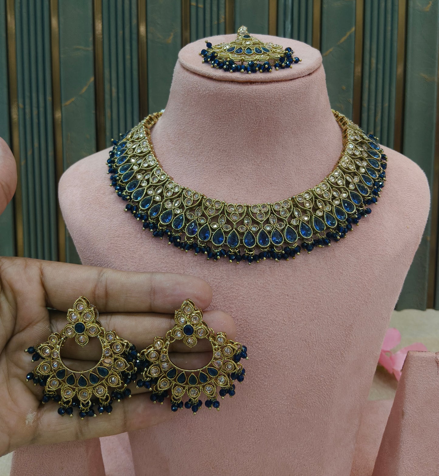 Antique Blue Necklace Love sets