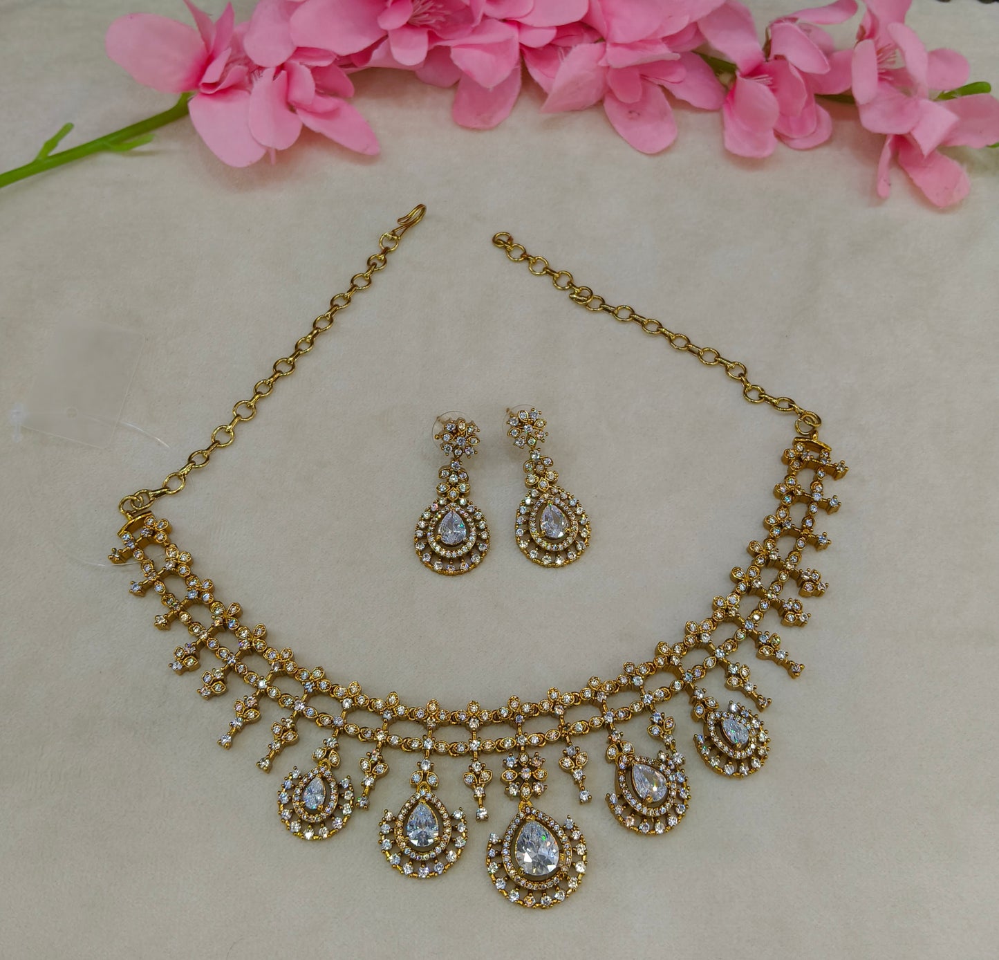 Antique Gold White  Cz Necklace Jewellery Pvita Set