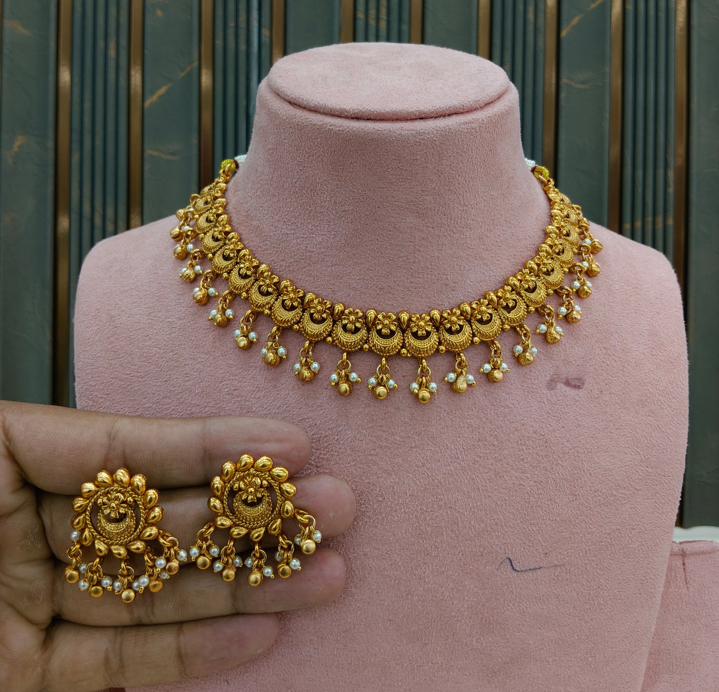 Gold White Polki Necklace Jewellery Daiky Set
