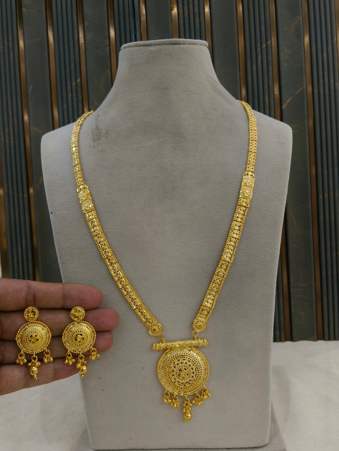 Gold Forming Long Jewellery Teresa  Necklace Set