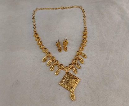 Gold Forming  Jewellery Teresa  Necklace Set
