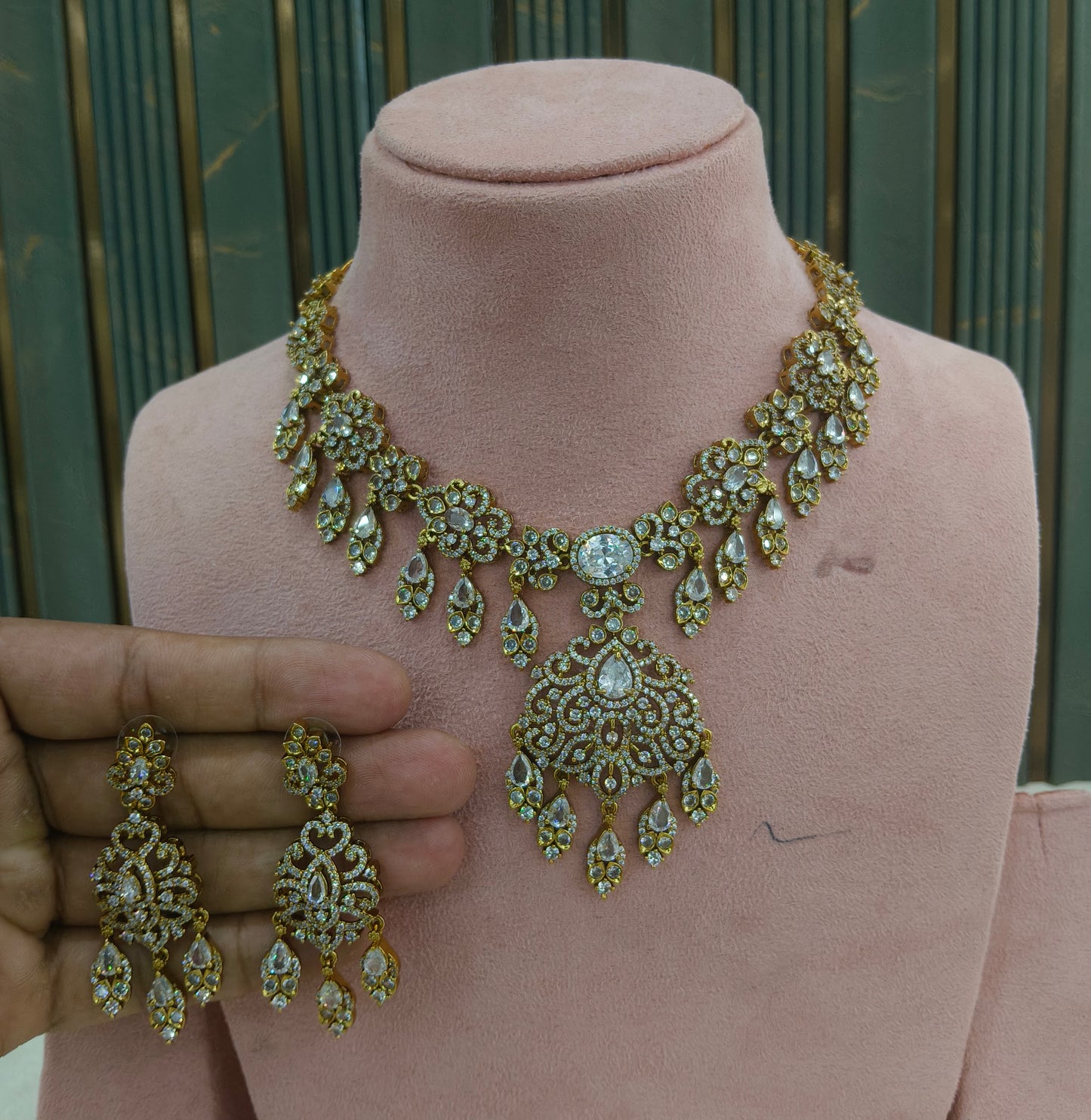 Antique Gold White Cz Necklace Jewellery Tyra Set
