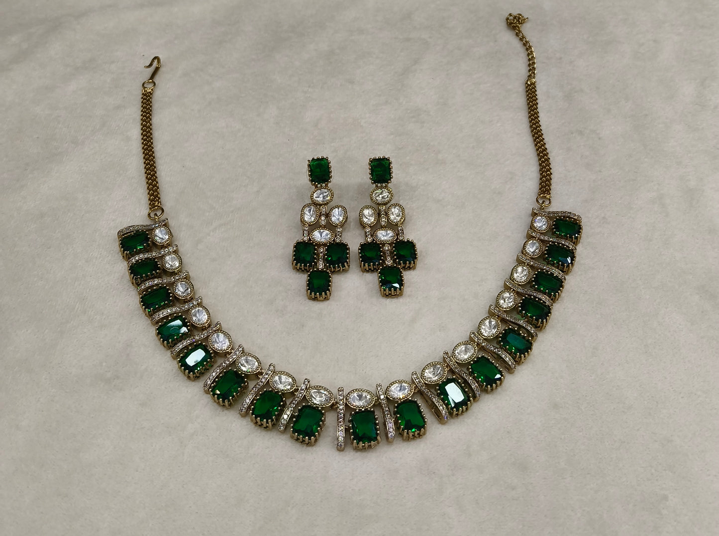 Green Moissanite Kundan Necklace Jewellery Nimy Set