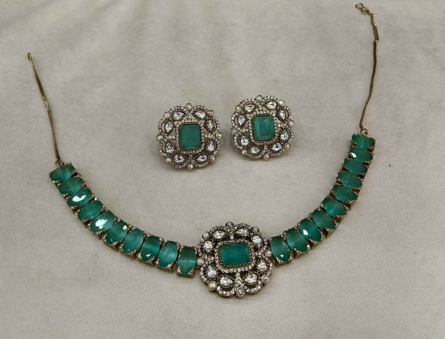 Mint Moissanite Kundan Necklace Jewellery Soma Set