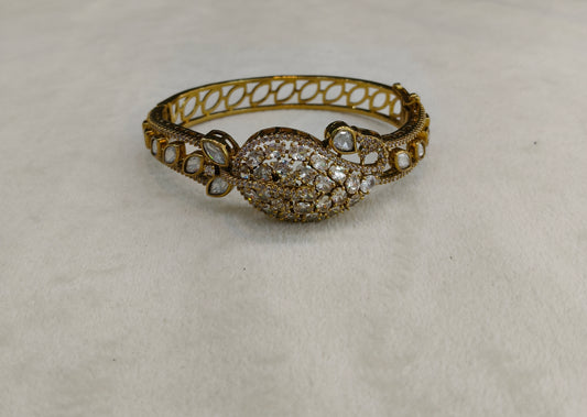 Antique White AD Moissnaite Kundan Hand Bracelets Junia Jewellery