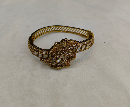 Antique White AD Moissnaite Kundan Hand Bracelets Junia Jewellery