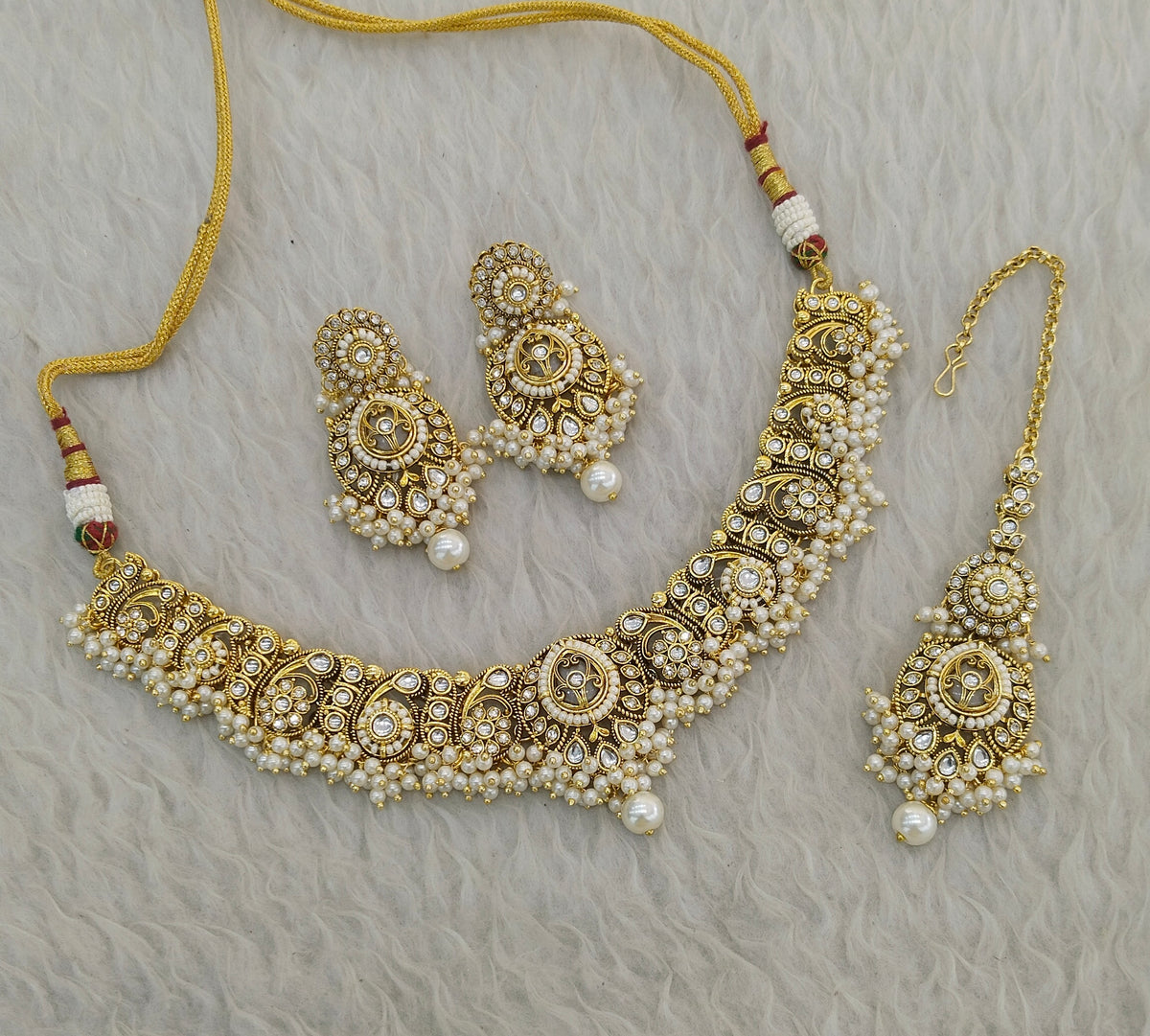Gold White Kundan necklace Set/ Indian jewellery kundan Gitu sets (Copy)
