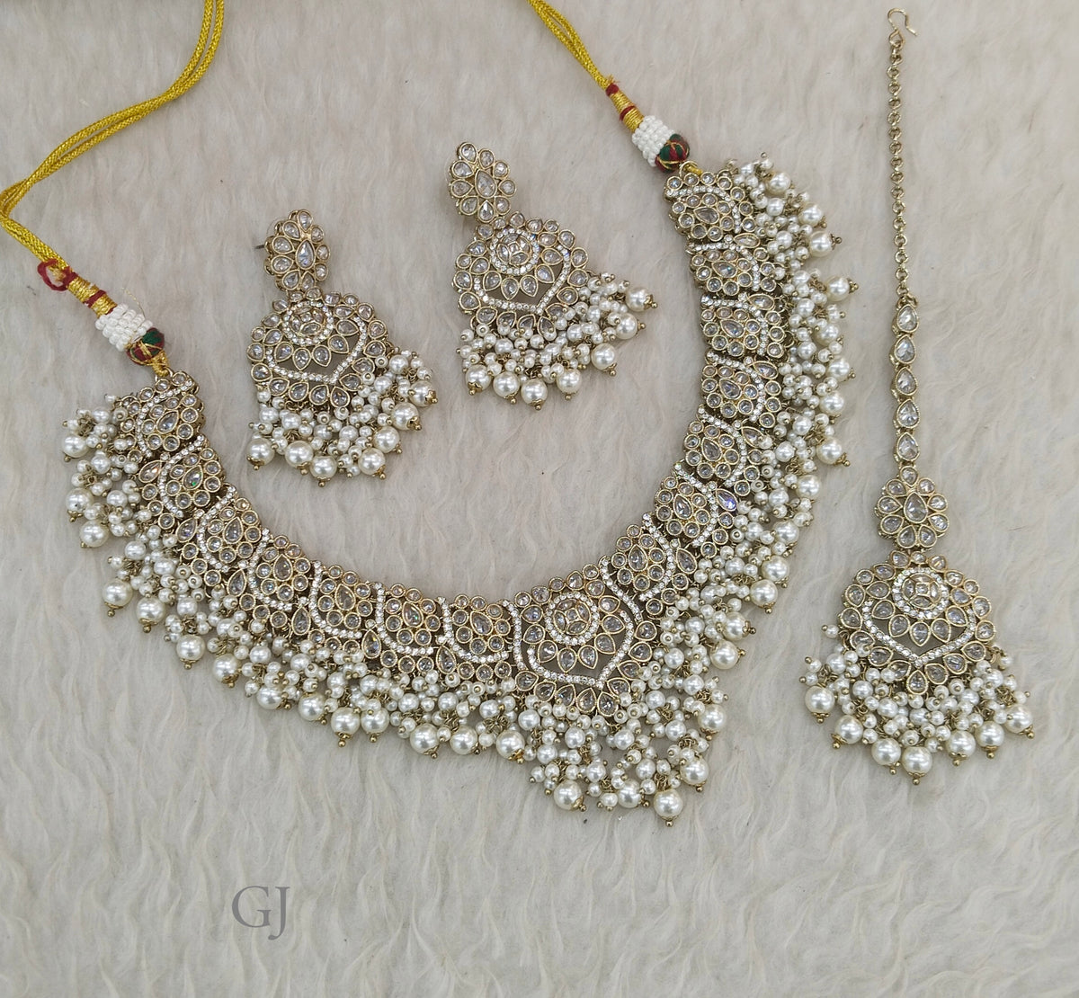 Antique White Necklace sumit sets