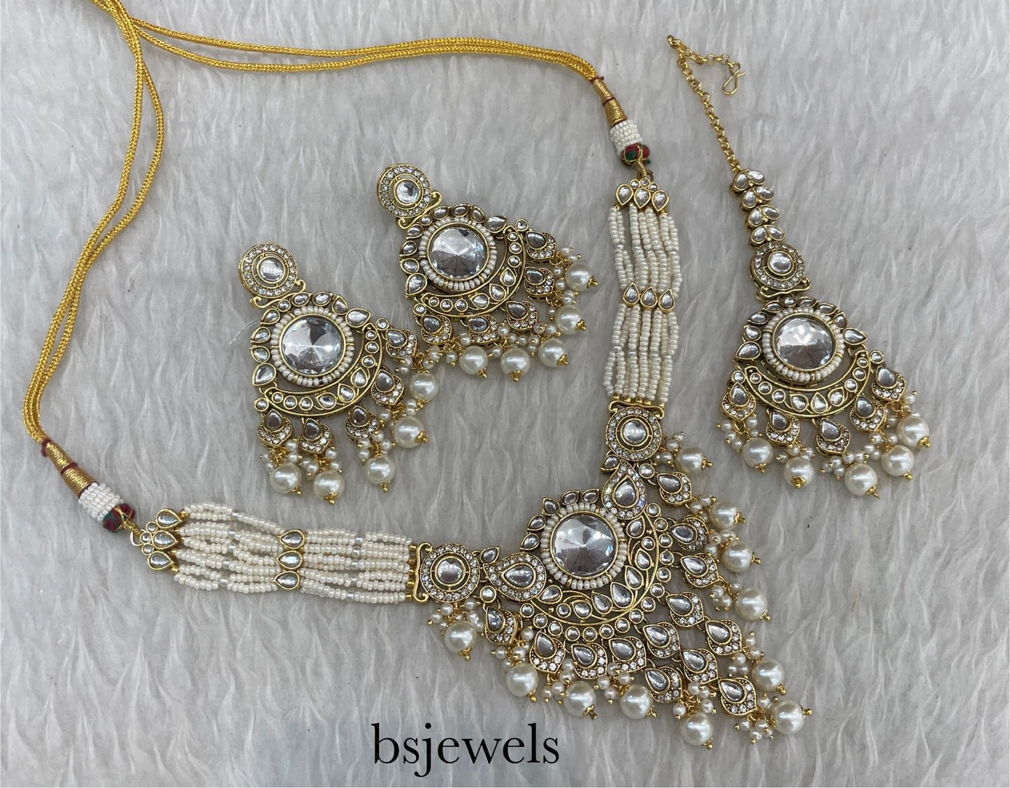 Gold white Kundan Choker Jewellery Rinki Sets