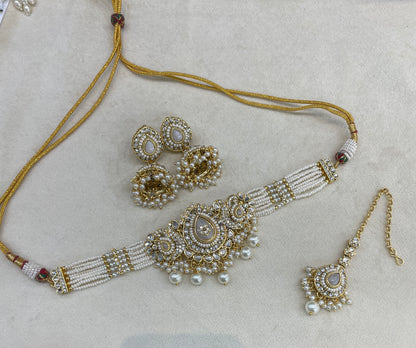 Gold White Kundan Choker Set/ kundan Indian Vamika jewellery sets